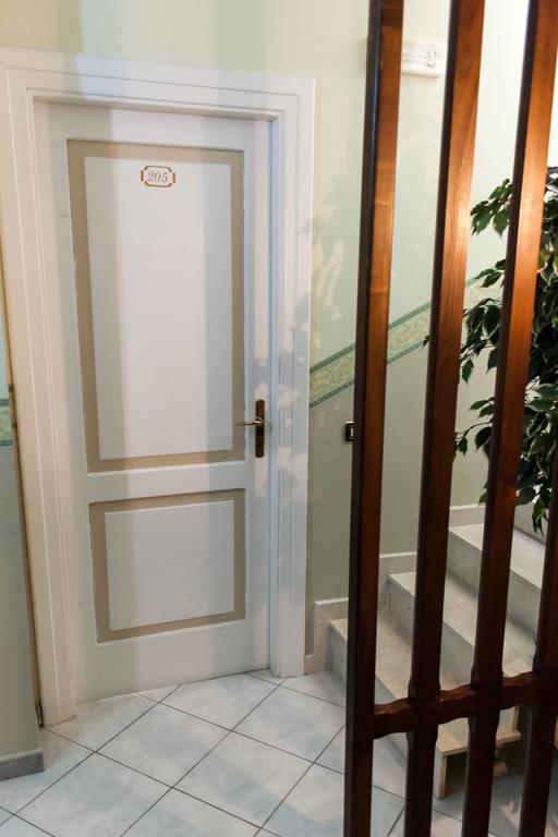 Hotel San Nilo 罗萨诺 外观 照片