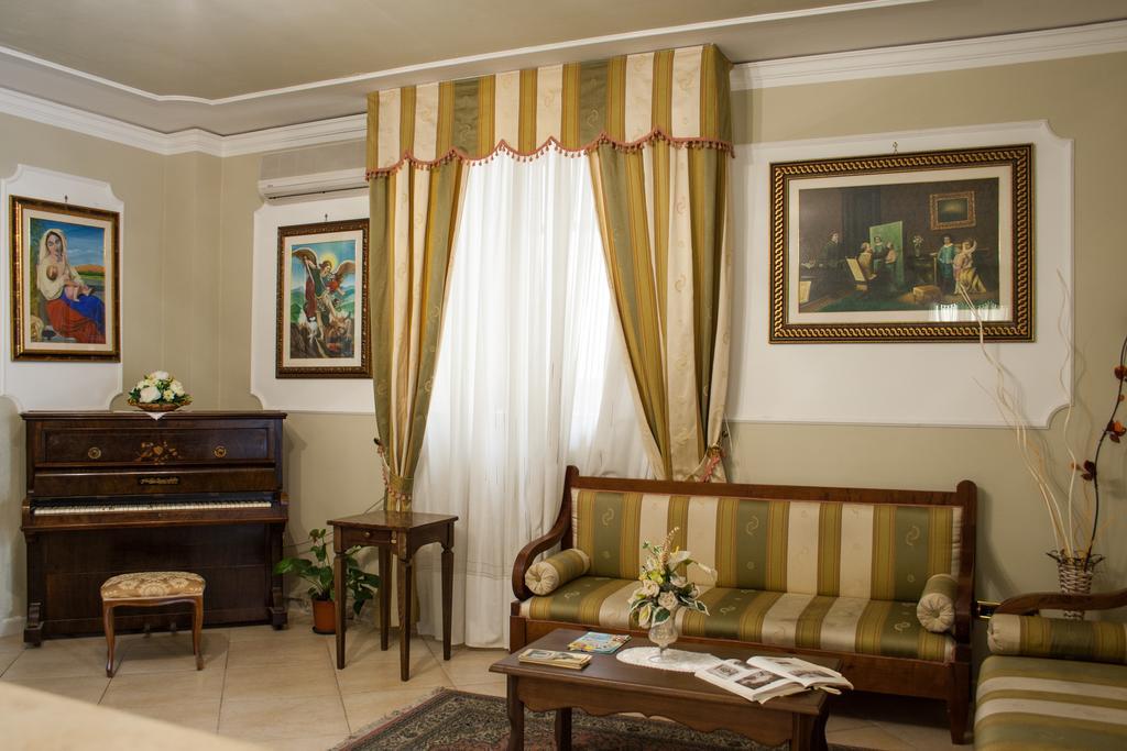 Hotel San Nilo 罗萨诺 外观 照片